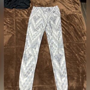 Woman’s size xs Nike full length leggings